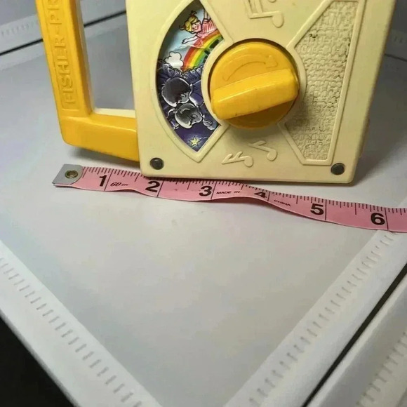 Vintage 1981 Fisher Price Wind Up Musical Radio Somewhere Over the Rainbow - Picture 3 of 4